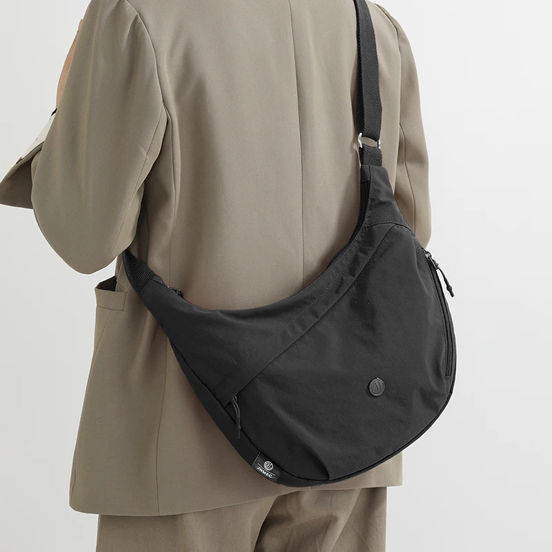 Fashion large capacity cross bag - multi function solid color, fashion dumpling shoulder bag, polyester lining, suitable for boo - Image 5